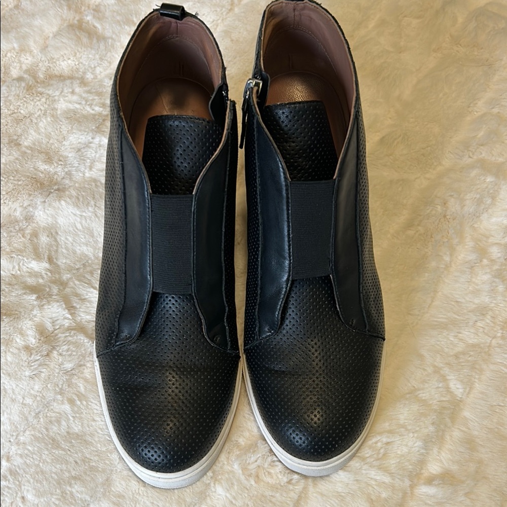 Linea Paolo Felicia Women’s Black 10M Wedges - Picture 2 of 10